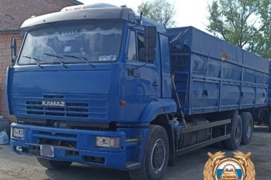 Водителя, передвигавшегося на &quotКамАЗе&quot зигзагами, задержали в Ростовской области Госавтоинспекция Ростовской области