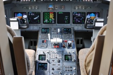 Кабина пилотов commons.wikimedia.org