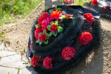 Уроженка Астраханской области осквернила три могилы участников СВО на Ставрополье ИА Stavropol.Media