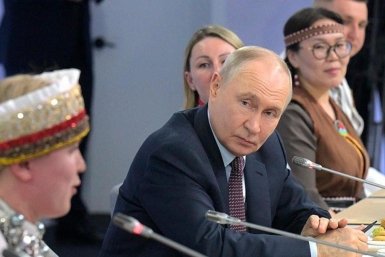 На встрече с представителями коренных малочисленных народов России Пресс-служба Президента РФ