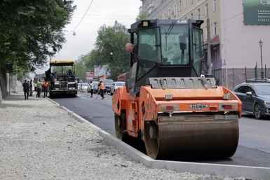 Укладка нового асфальта на Океанском проспекте во Владивостоке предоставлено пресс-службой мэрии Владивостока