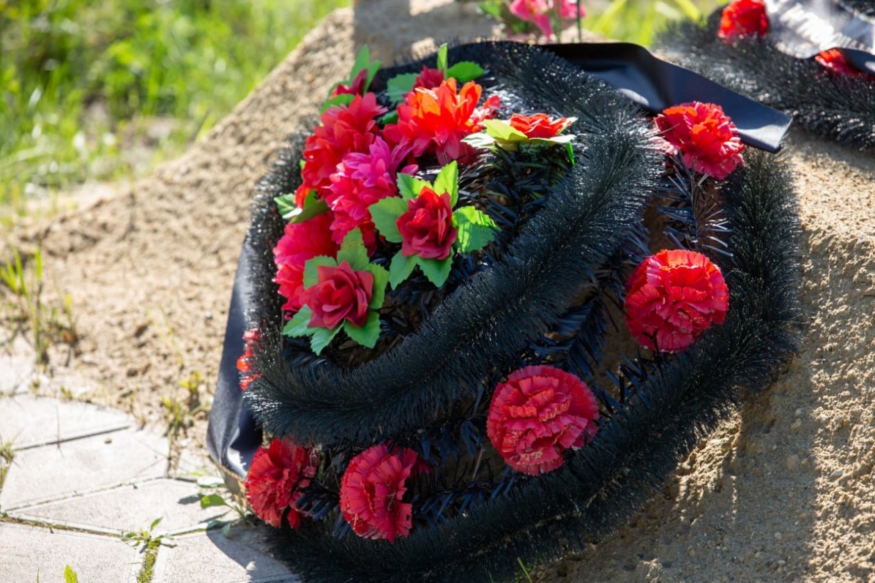 Уроженка Астраханской области осквернила три могилы участников СВО на Ставрополье ИА Stavropol.Media