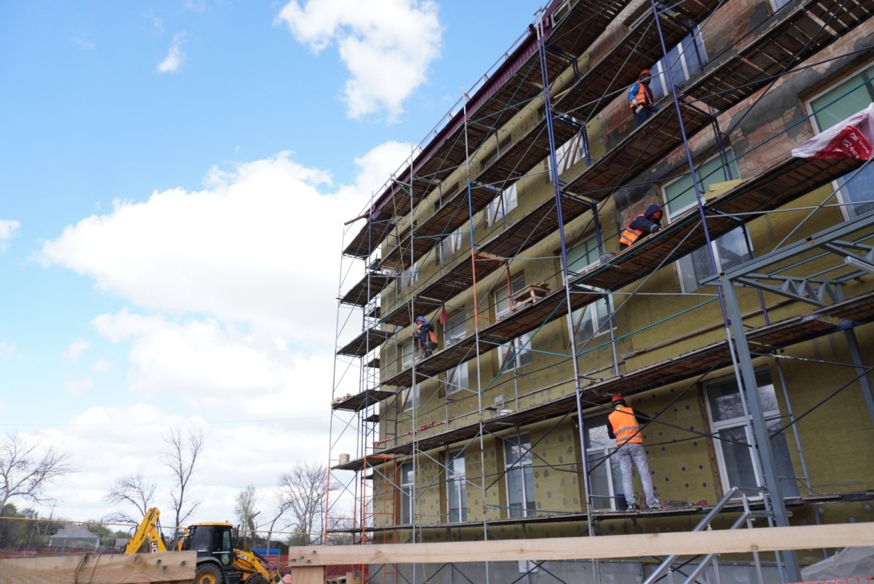 Валерий Лимаренко с рабочим визитом посетил Шахтерск в ДНР и встретился с военнослужащими пресс-служба правительства Сахалинской области