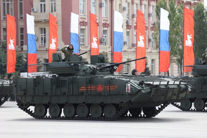 В Ростове-на-Дону состоялся парад в честь 80-й годовщины Победы - NovostiRostov, 09.05.2025