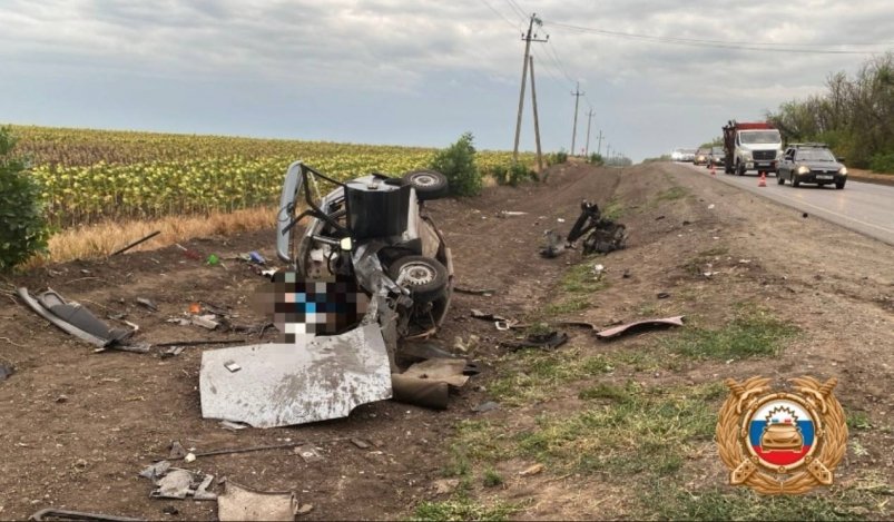 Водитель ВАЗ 2114 погиб после неудачного обгона на трассе до Таганрога - NovostiRostov, 04.08.2025