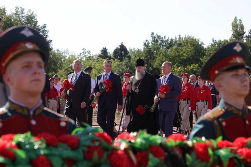 Жертв массового расстрела в Змиевской балке вспомнили сегодня на Дону - NovostiRostov, 11.08.2025