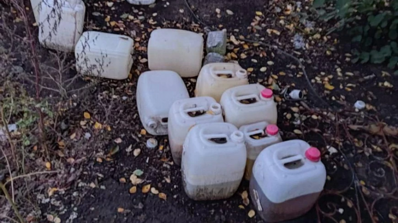 Нарколабораторию накрыли в одном из хуторов Дона Нарколабораторию накрыли в одном из хуторов Дона - NovostiRostov, 17.11.2025