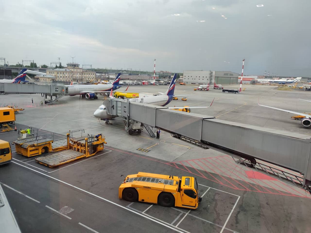 Аэропорт, самолёт, посадка ИА Stavropol.Media