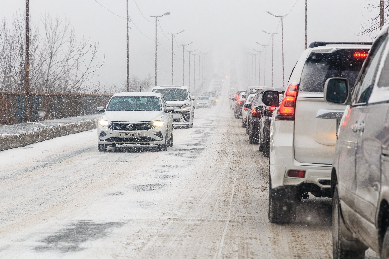 Снег превращает водителей в нарушителей: в России хотят изменить правила Евгений  Кулешов, ИА PrimaMedia.ru