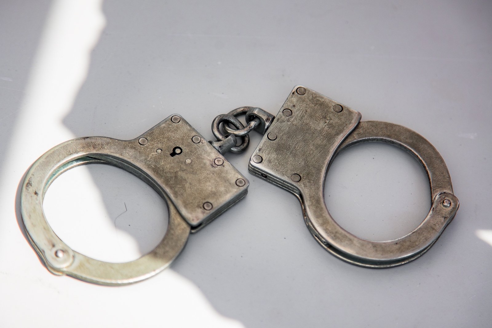 Наручники Илья Аверьянов, ИА PrimaMedia.ru