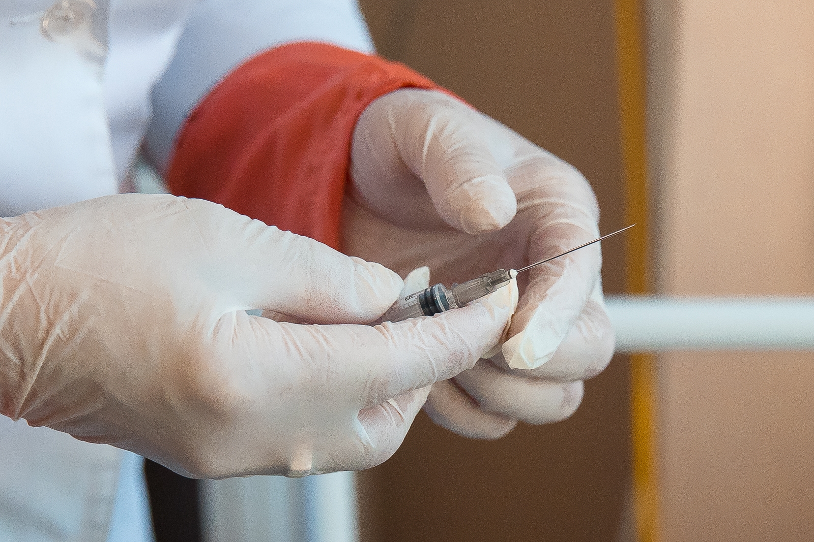 медицина, больничный, коронавирус, грипп, эпидемия, вирус, пандемия, ковид, вакцина, прививка, гам-ковид, мазок, шприц, укол Илья Аверьянов, ИА PrimaMedia