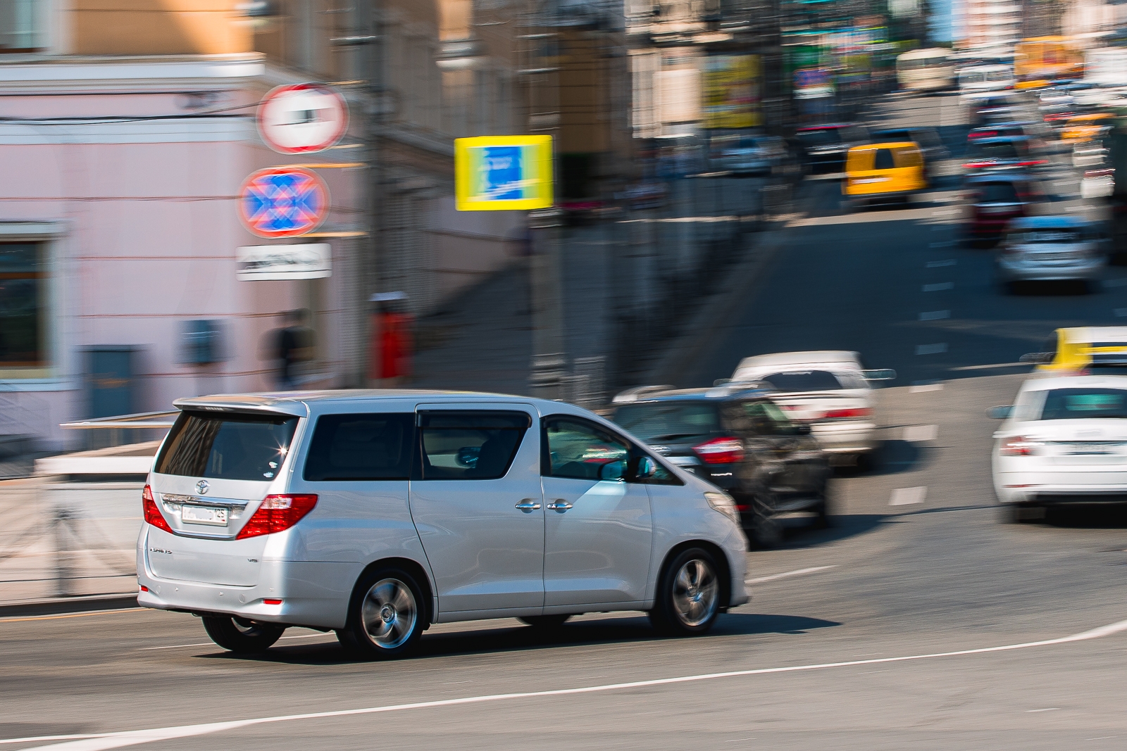Водителей предупредили о штрафе за мусор, выброшенный из окна автомобиля Илья Аверьянов, ИА PrimaMedia